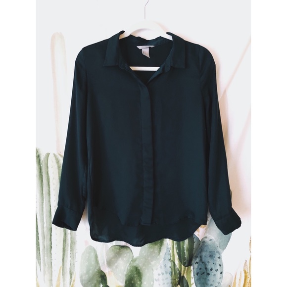 H&M Silky Green Blouse 🍃 - Picture 3 of 3